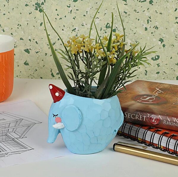 Handcrafted Diamond Elephant Resin (11cm*11cm)
